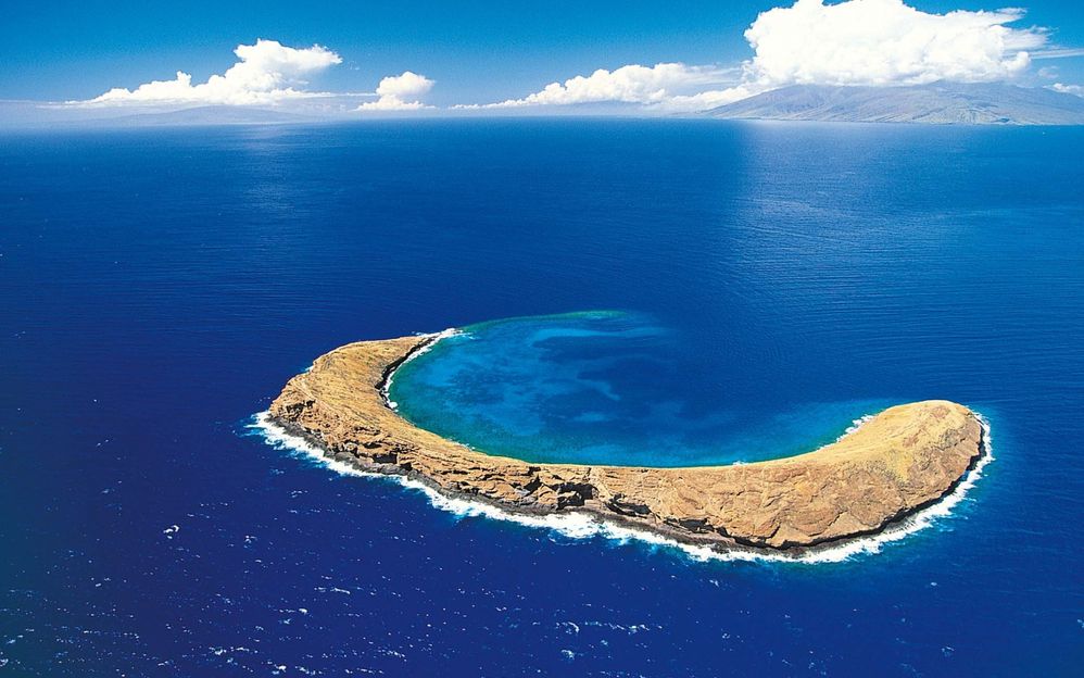 island_rock_reef_blue_water_high_sea_48698_3840x2400.jpg