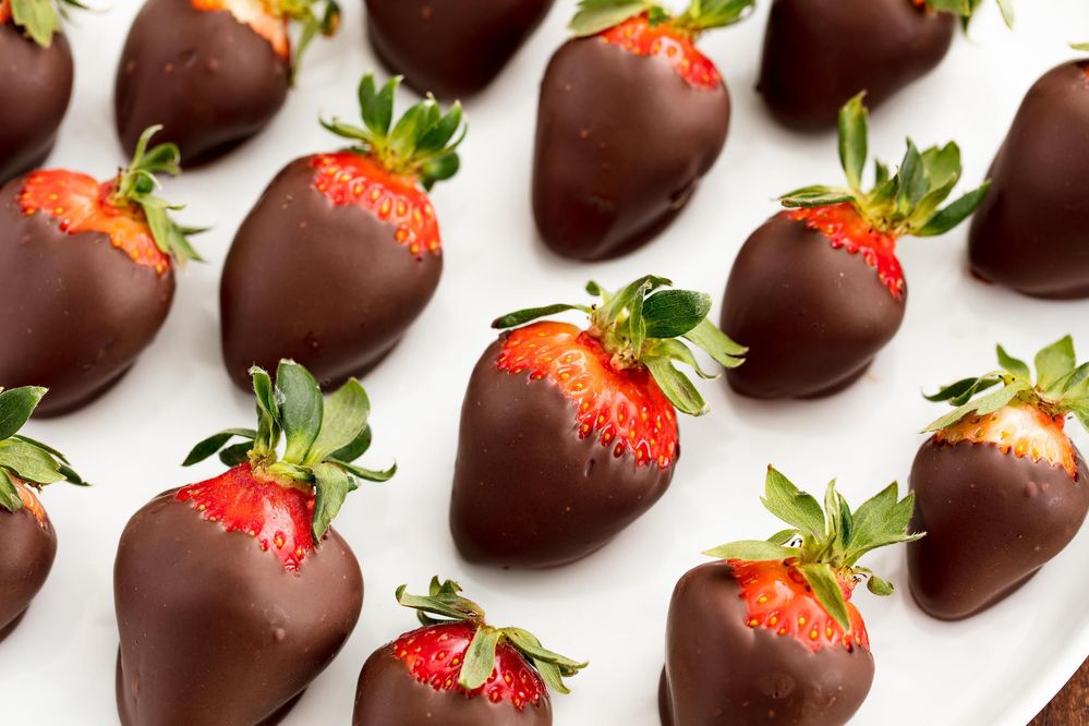 1518114769-delish-chocolate-covered-strawberries.jpg